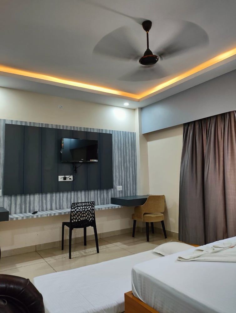 Goroomgo Shree Gajanana puri Standard Double Room, Multiple Beds 3