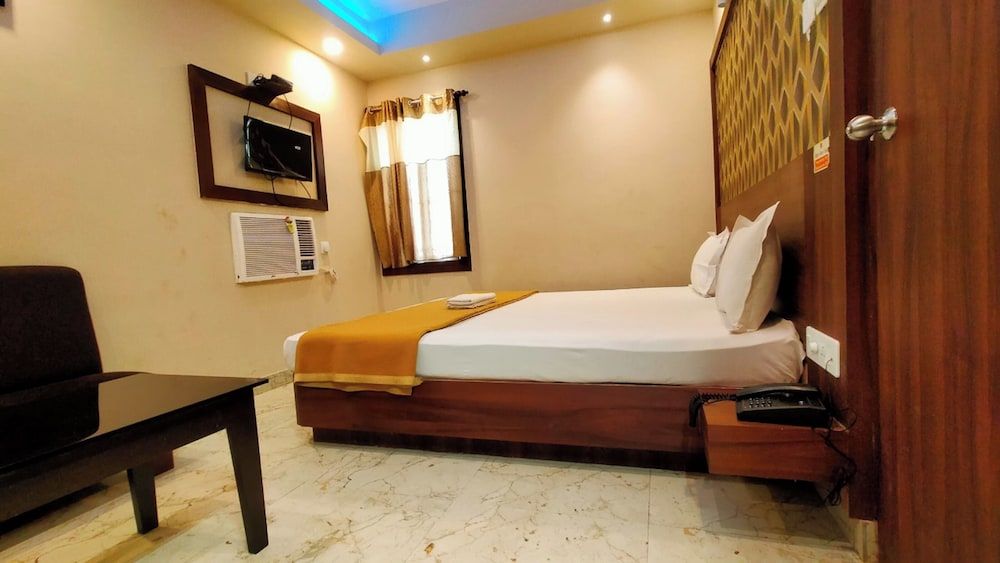 Goroomgo Park View Puri Deluxe Double Room, City View 2