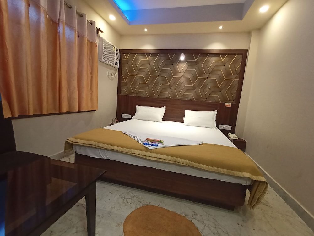 Goroomgo Park View Puri Deluxe Double Room, City View 6