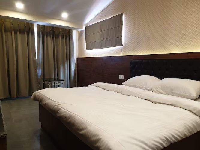 Deluxe Luxury Himalaya view
