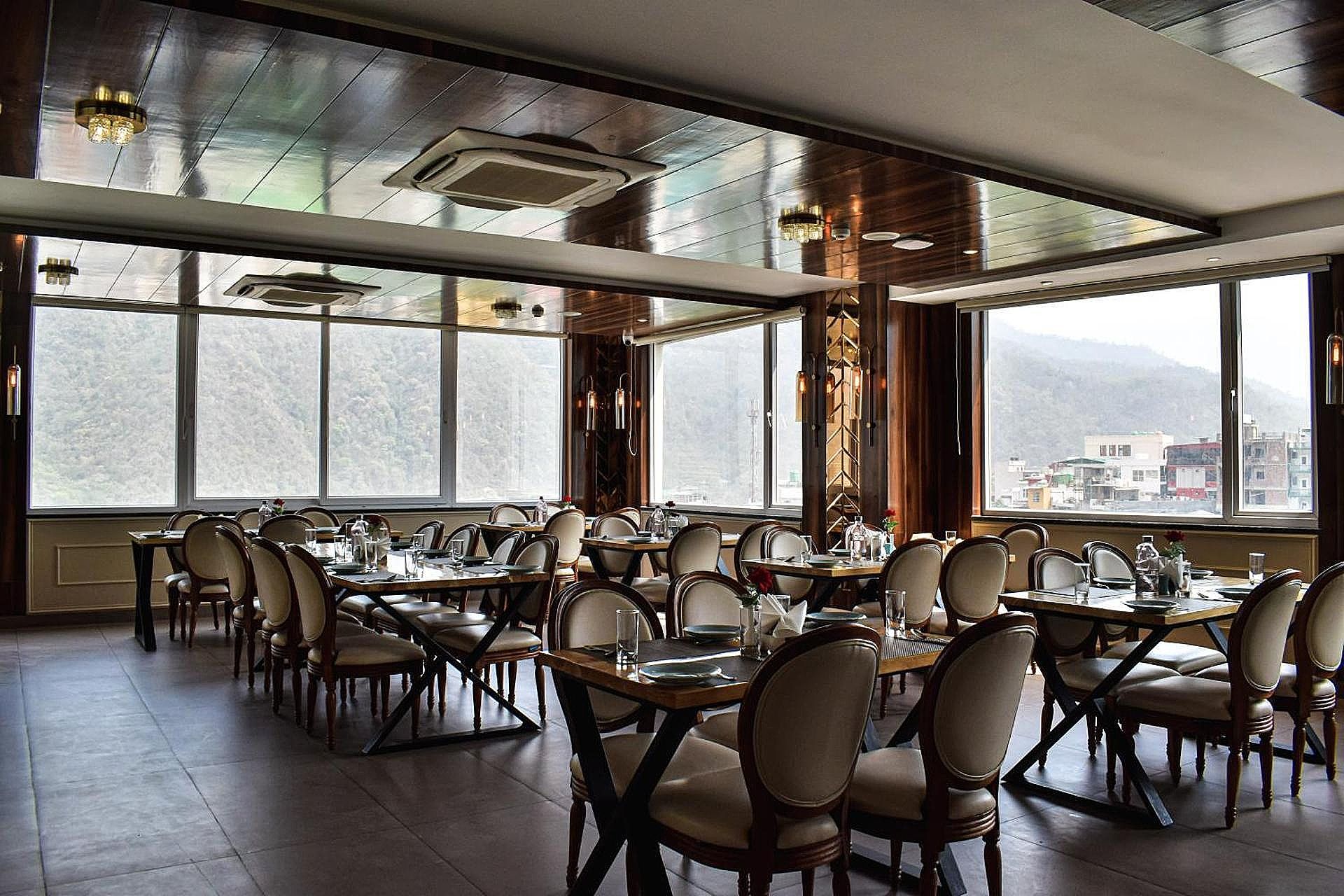 Food & Dining