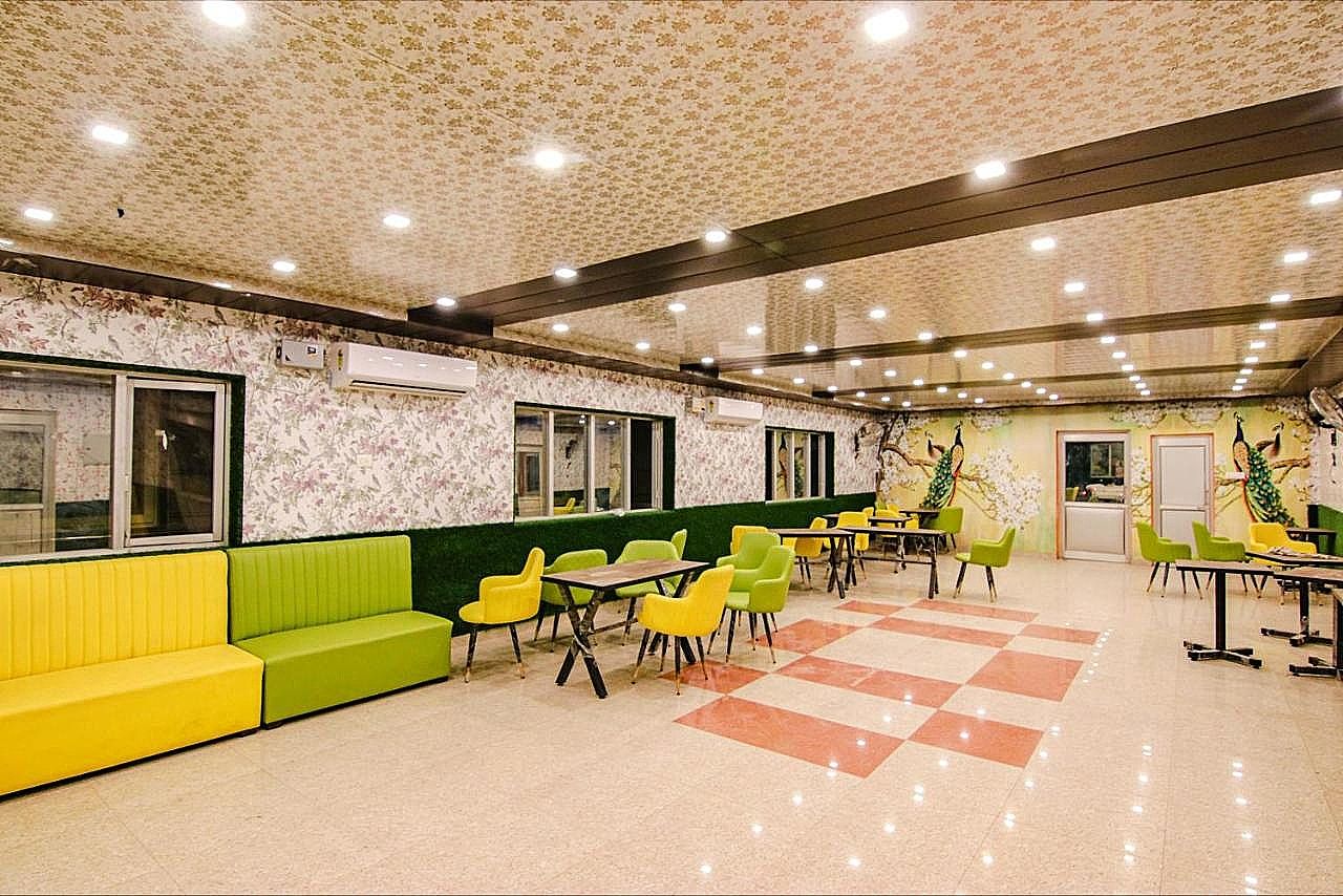 undefined FabHotel Pushp Kunj 2