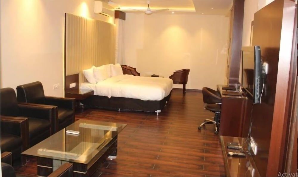 undefined Hotel Uma Residency 4