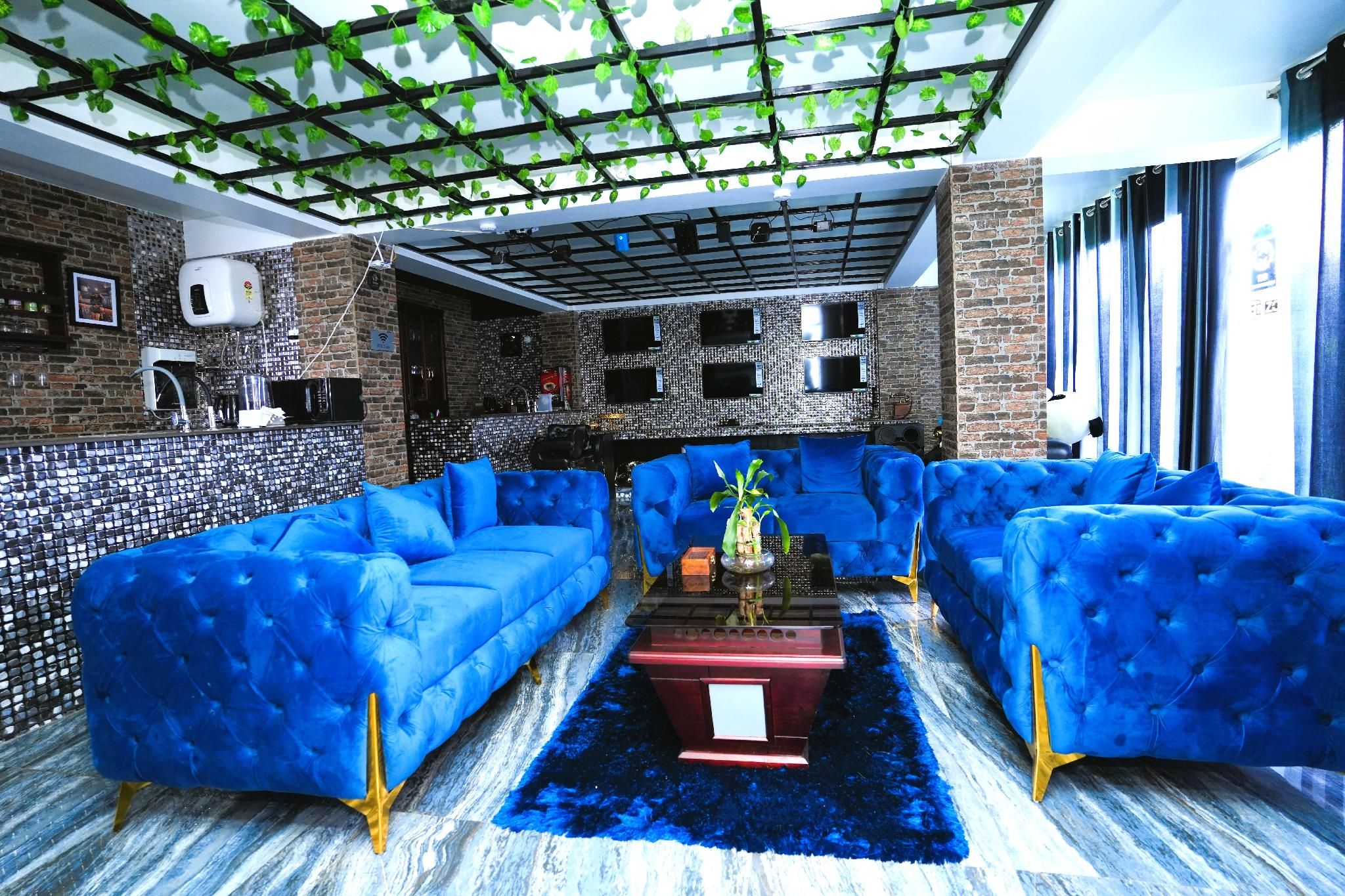 restaurant
