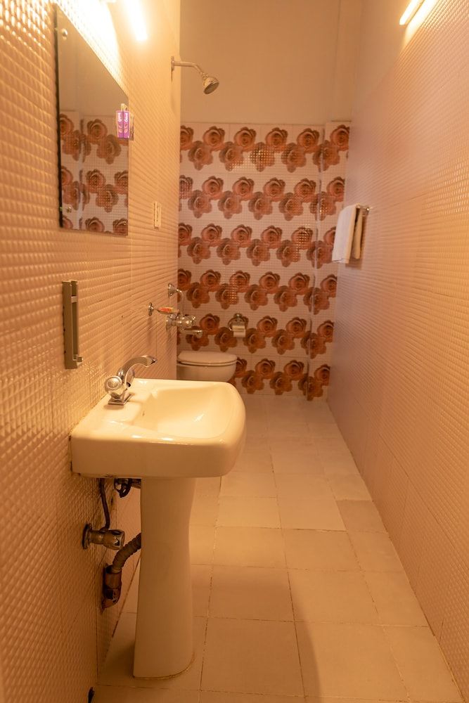 The Living Roof Standard Double Room 7