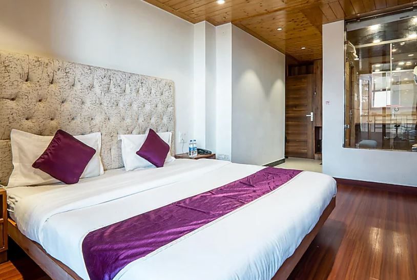 Premium valley view with balcony