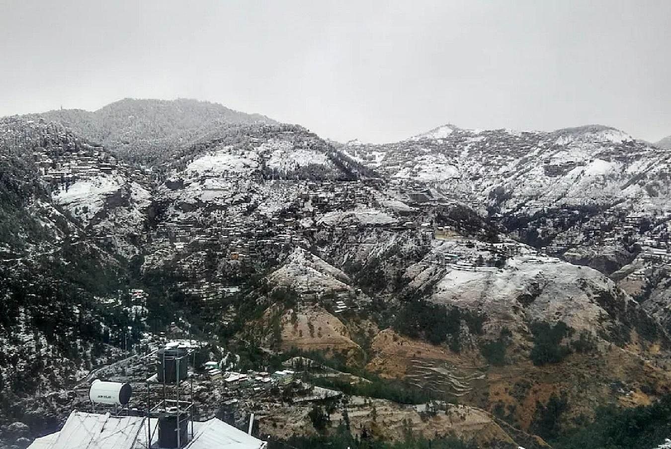 Goroomgo Hill Top Courtyard Shimla