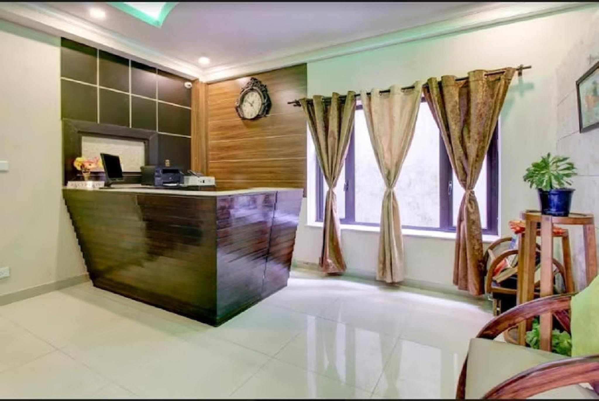 undefined Goroomgo Hill Top Courtyard Shimla 2