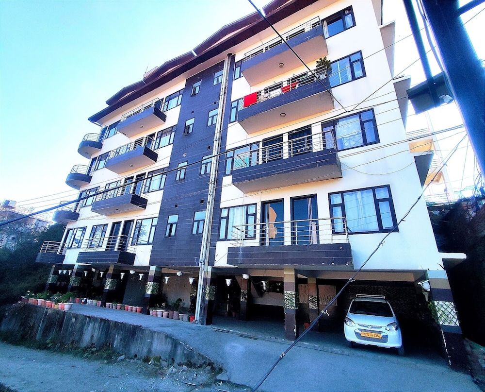 undefined Goroomgo Hill Top Courtyard Shimla