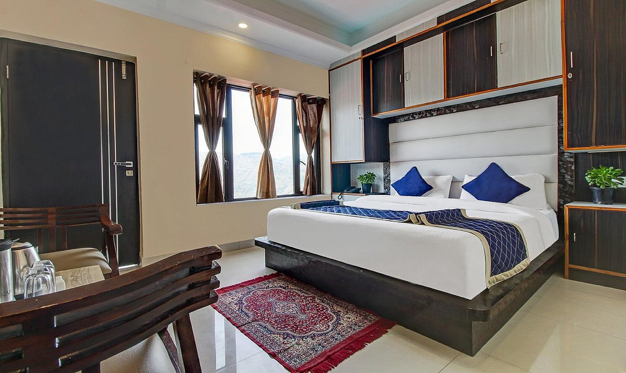 undefined Goroomgo Hill Top Courtyard Shimla 5