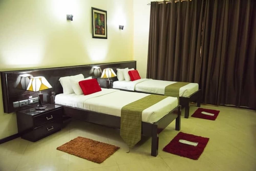 undefined Hotel Sapphire 9