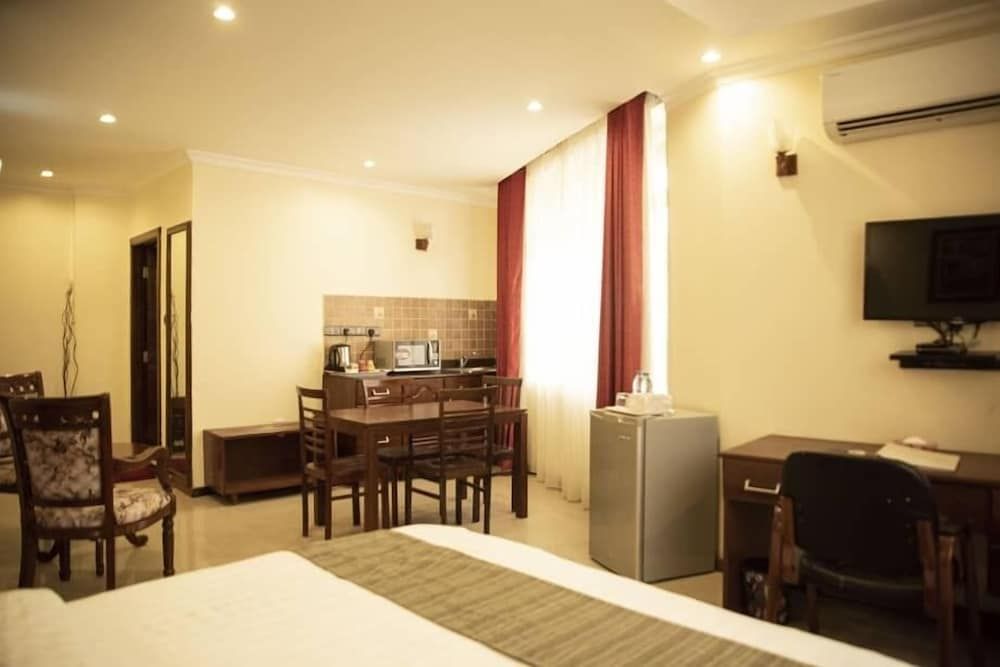 Hotel Sapphire Deluxe Room 3