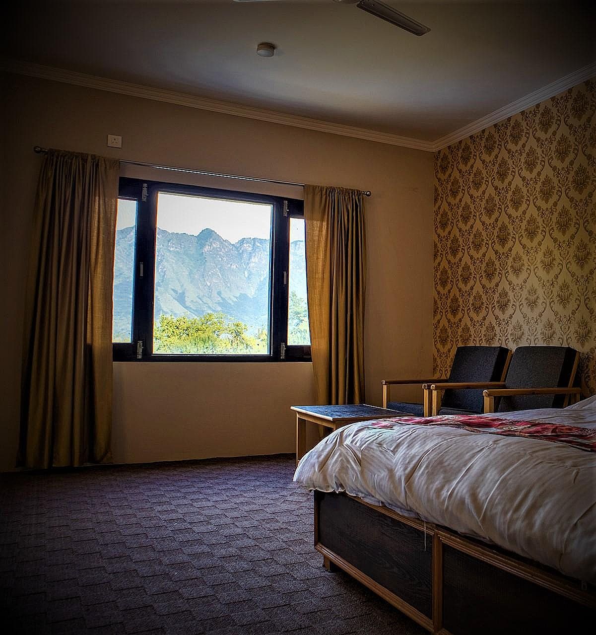 Lake View Suite