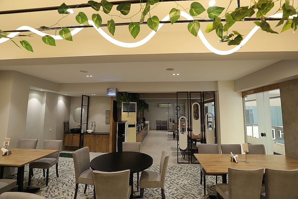undefined Hotel Privya Rooms and banquet Surat 8