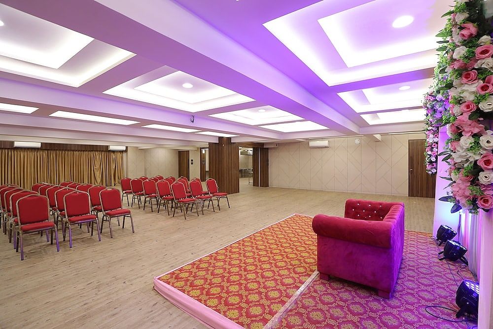 undefined Hotel Privya Rooms and banquet Surat 6