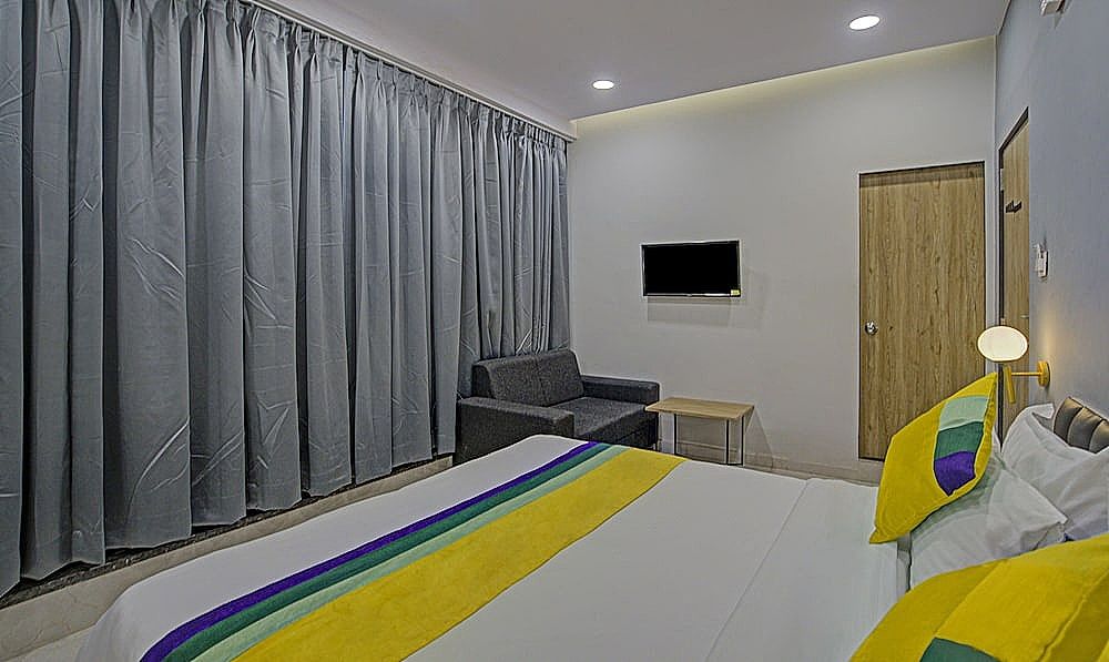 Itsy Hotels Natasha, Vesu, Surat Standard Double Room 14