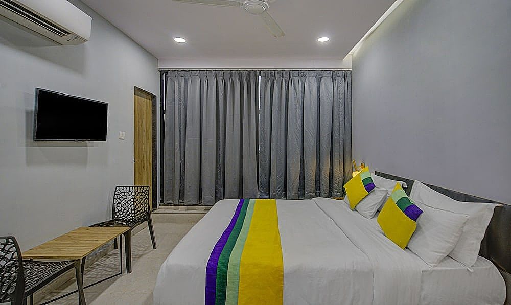 Itsy Hotels Natasha, Vesu, Surat Standard Double Room 8