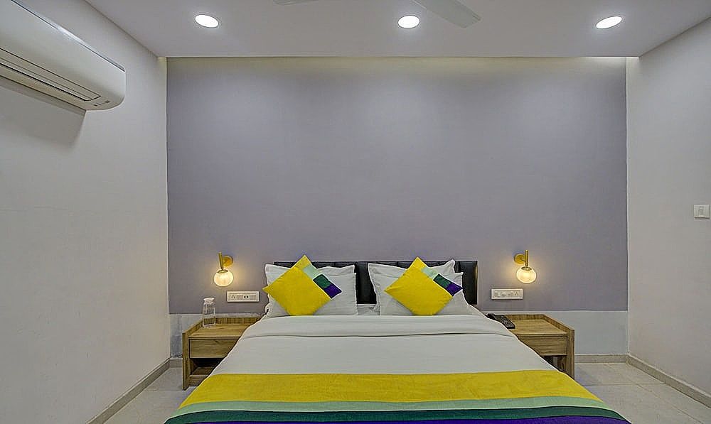 Itsy Hotels Natasha, Vesu, Surat Standard Double Room 7