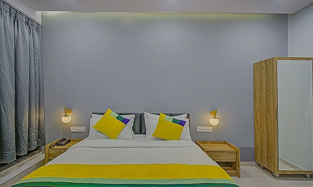 Itsy Hotels Natasha, Vesu, Surat Standard Double Room 4