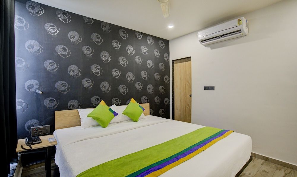 Treebo Grand Lotus - 3 km from Textile Market Standard Double Room 9