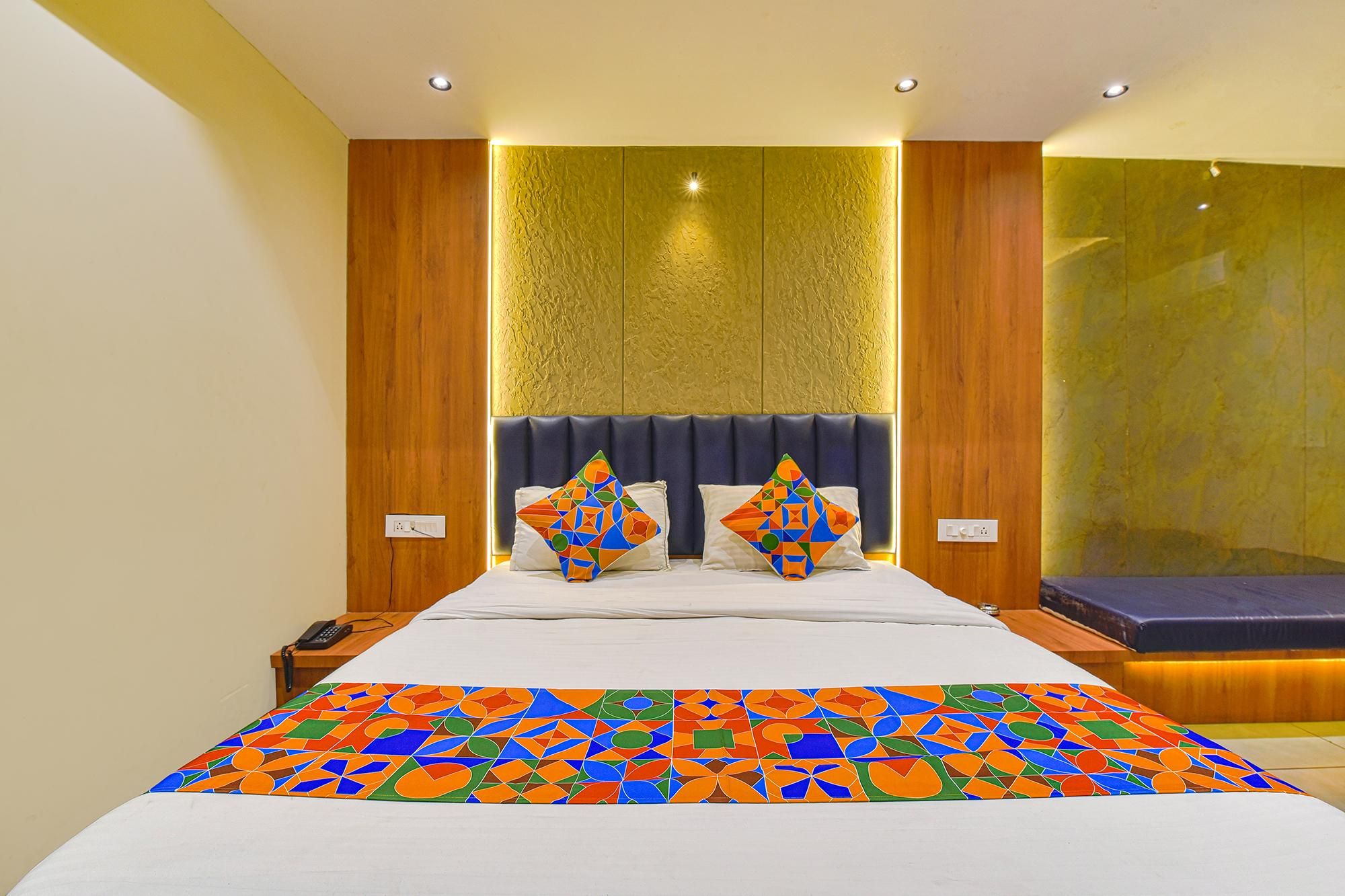 undefined FabHotel Udhna Inn 7