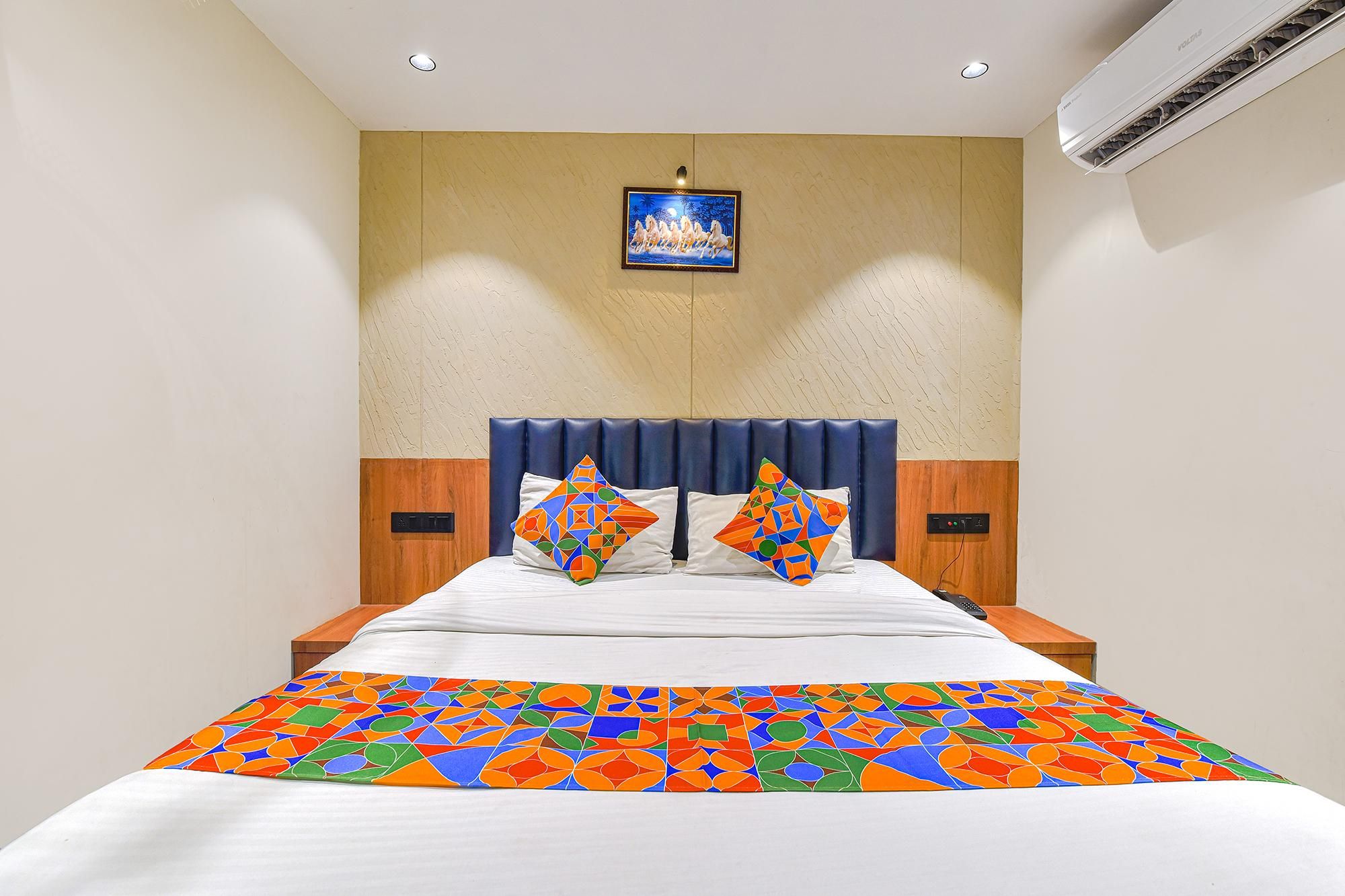 undefined FabHotel Udhna Inn 10