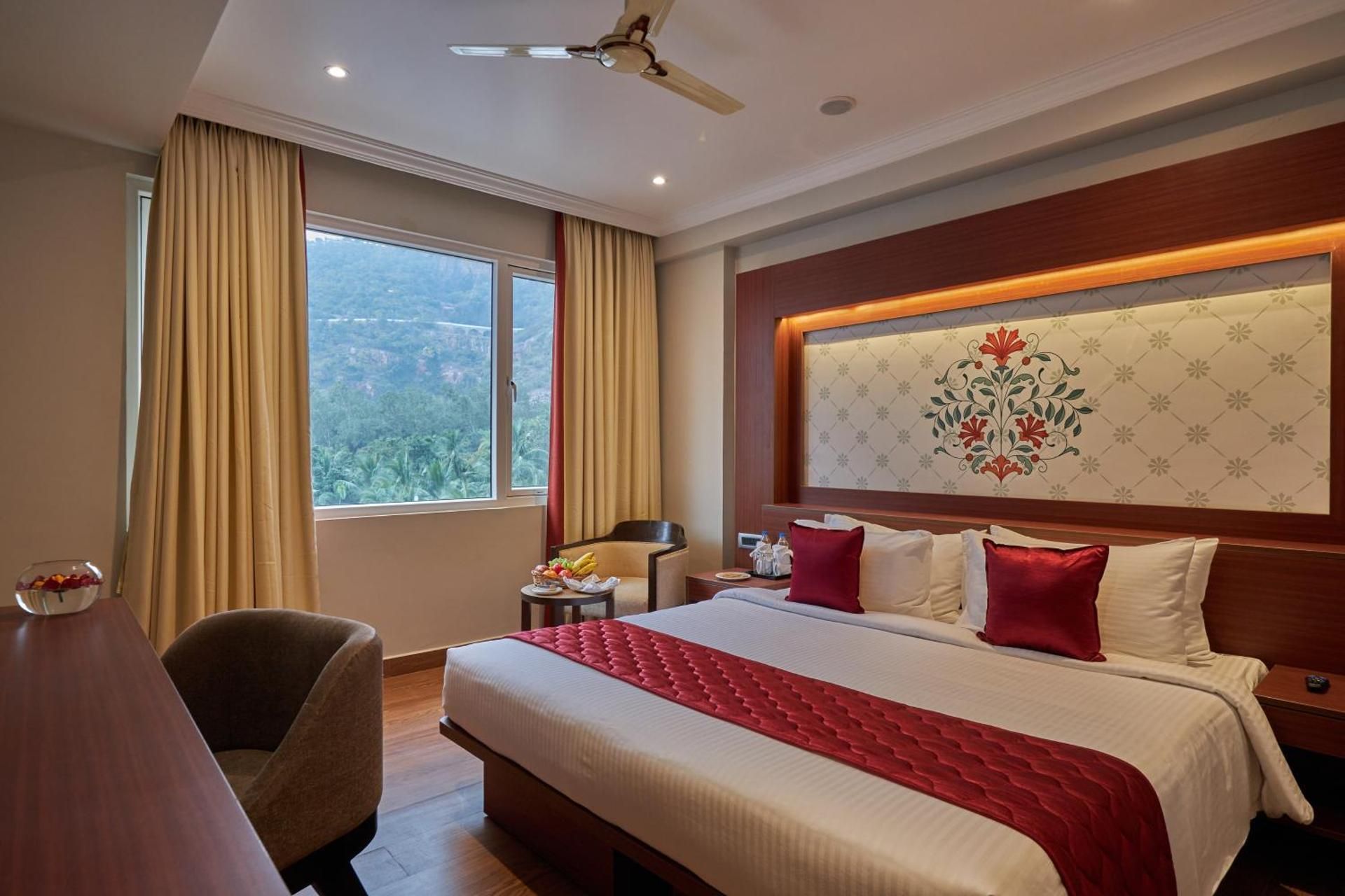 Golden Tulip Tirupati Deluxe Double Room 6