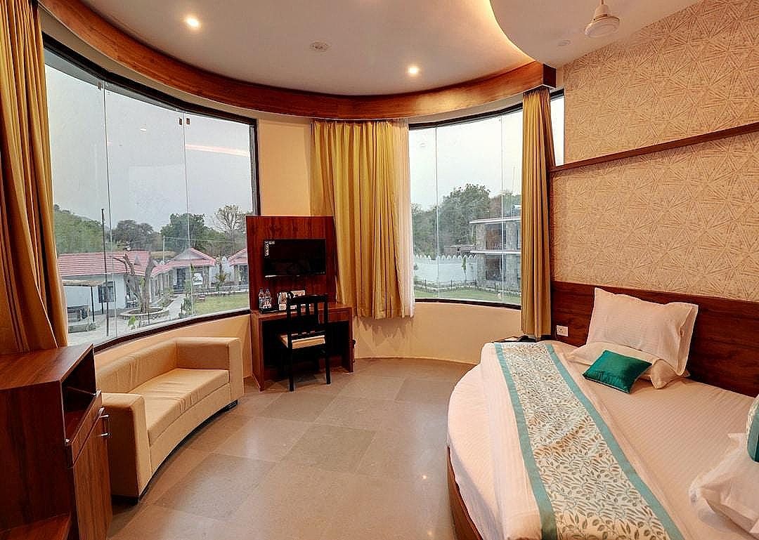 Royal Round Suite with Gardan view