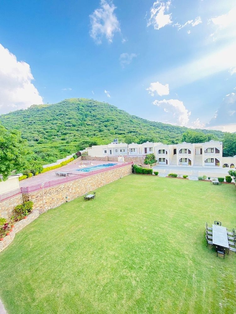 undefined Hill Garden Resort 7