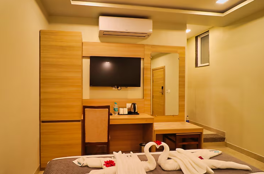 Clarks Inn Express Udaipur Deluxe Room  4