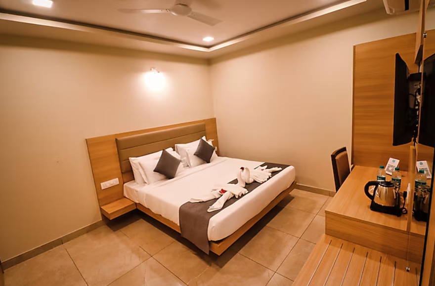 Clarks Inn Express Udaipur Deluxe Room  2