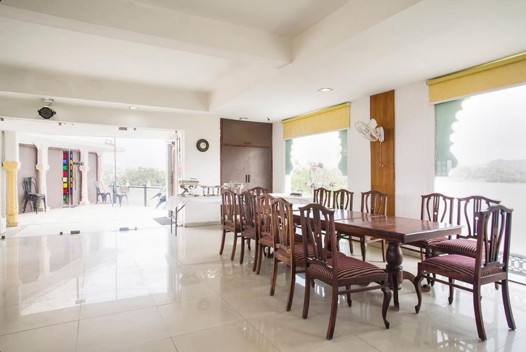 Food & Dining