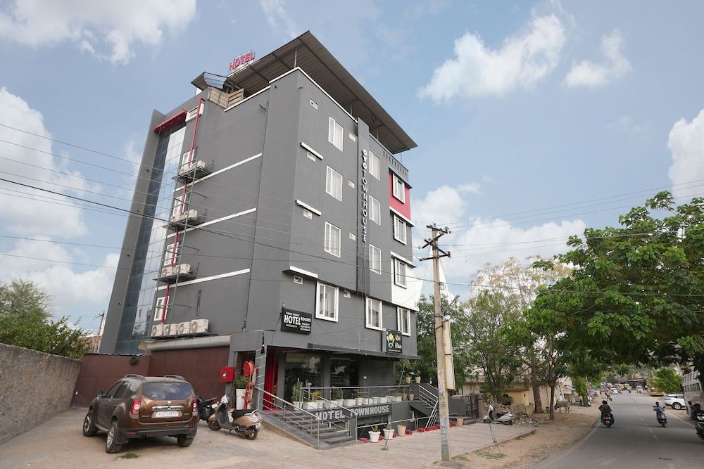 undefined Hotel Townhouse