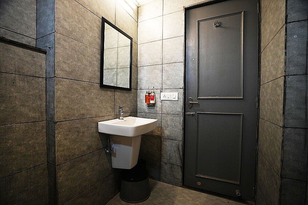 Hotel Townhouse Standard Room 4