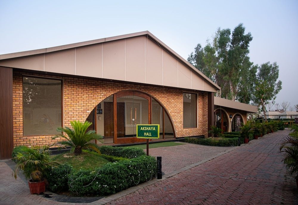 undefined Om Vilas Benares