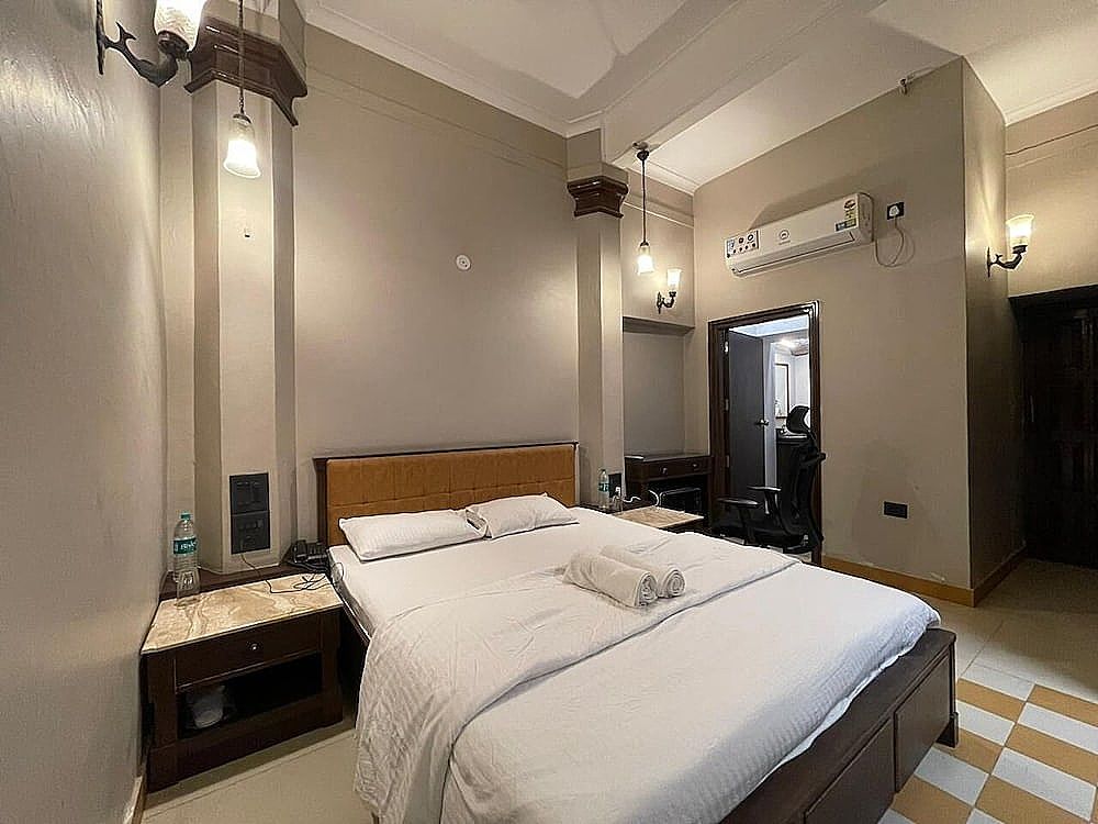 Royal Room, Balcony
