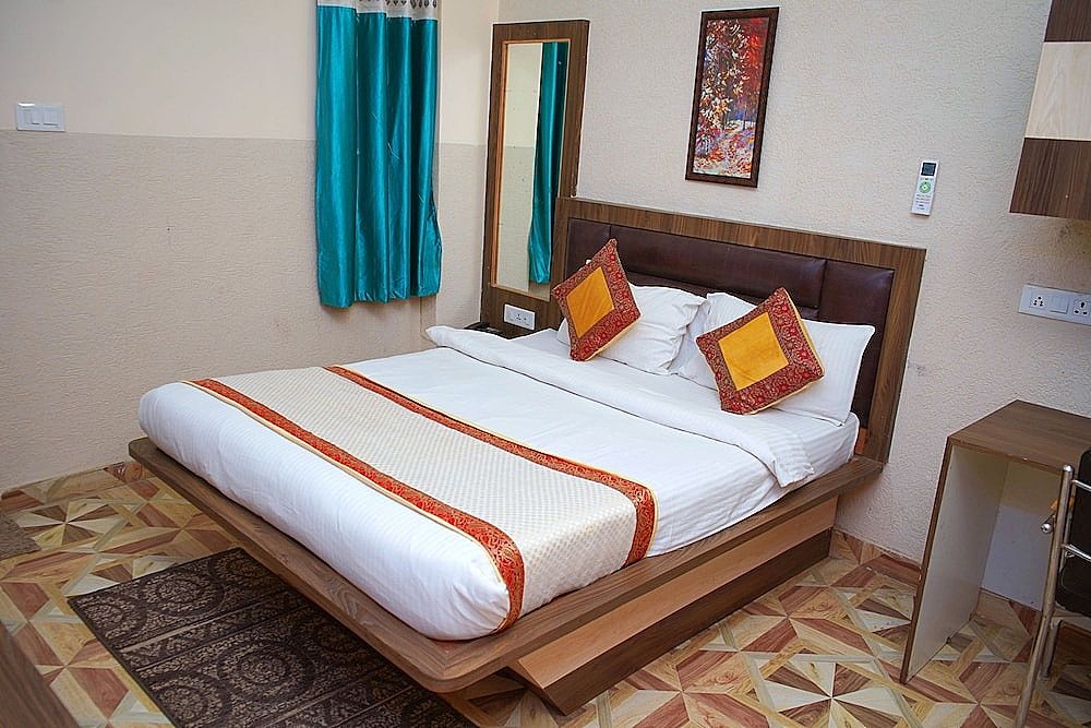 Hotel KB Palace Deluxe Room 5