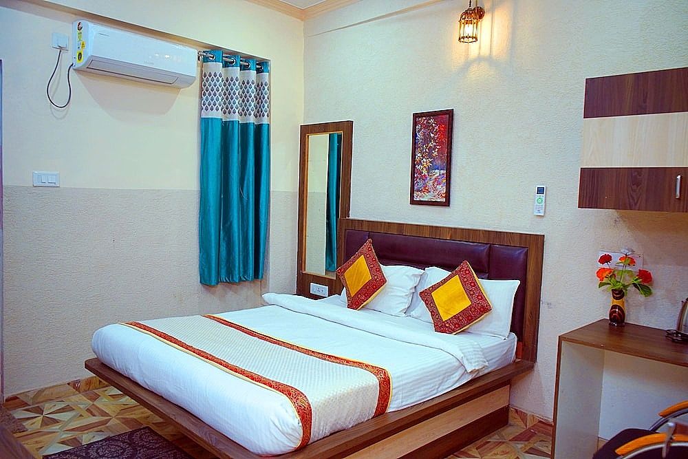 Hotel KB Palace Deluxe Room 3