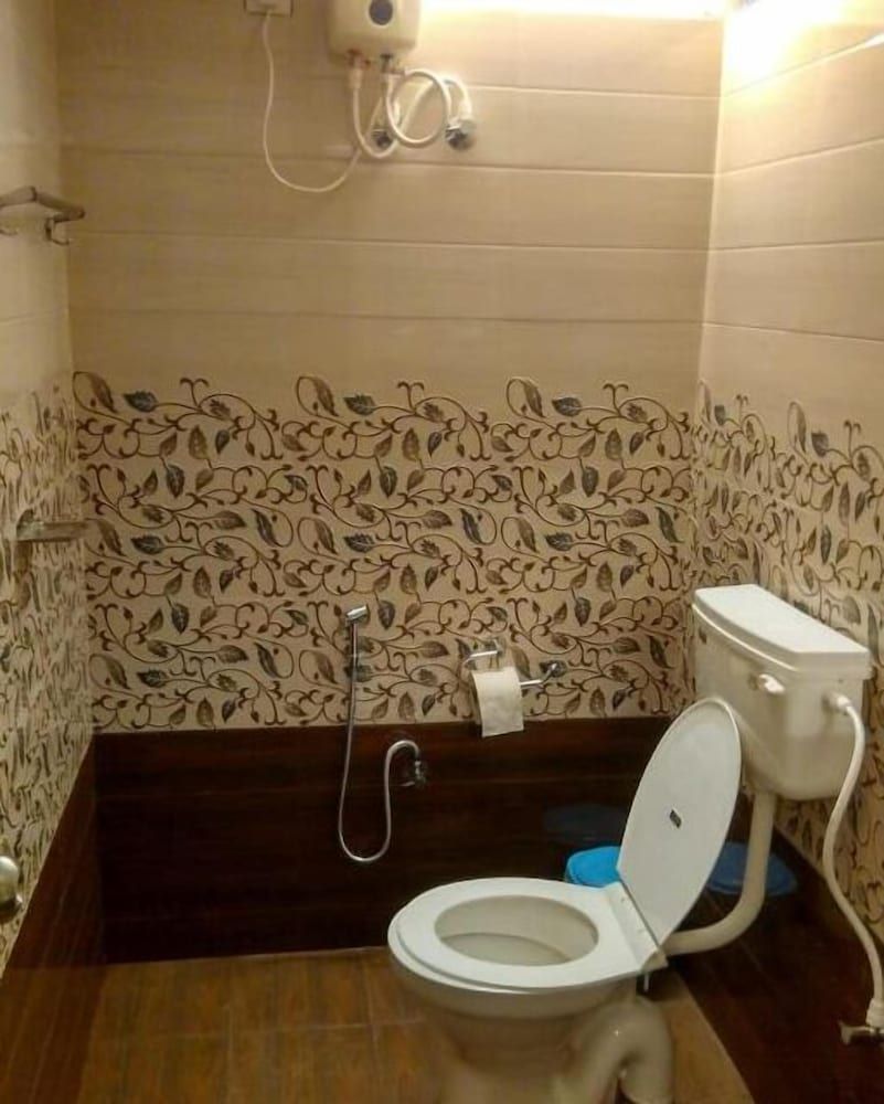 Piggy Hostel Varkala Superior Room 4