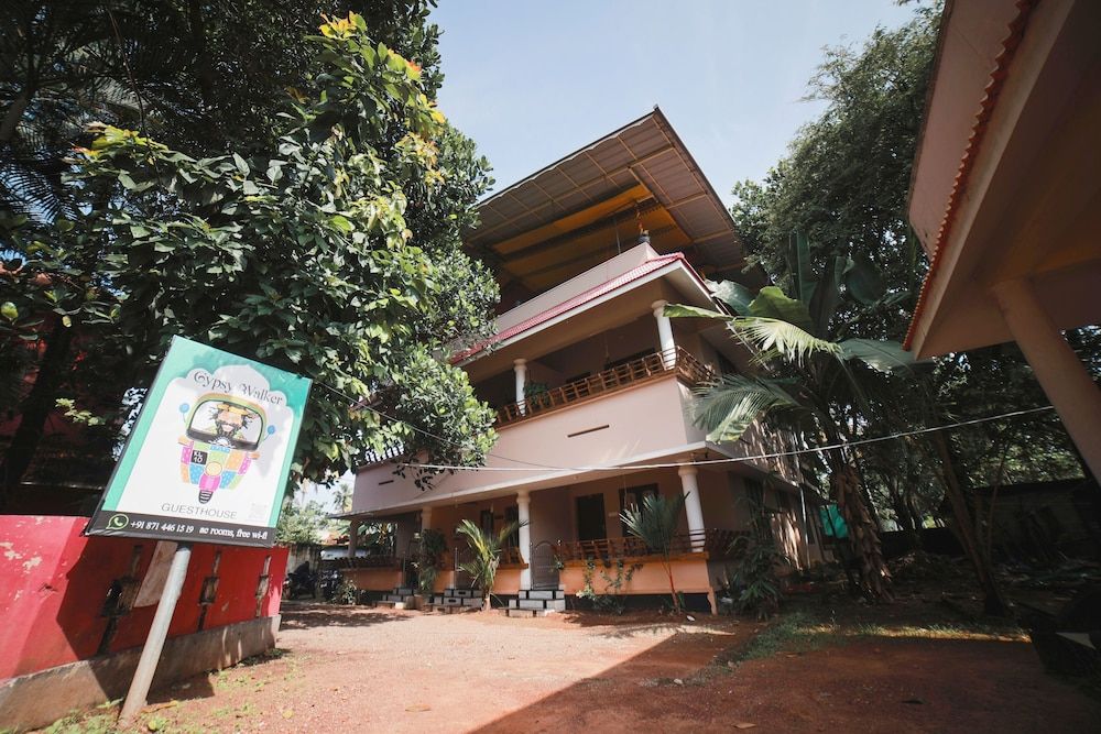 undefined Gypsy Walker 6