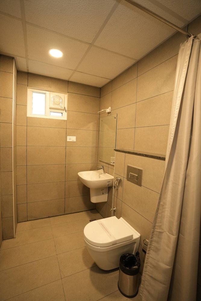 Grand Ganpat Deluxe Double Room 9