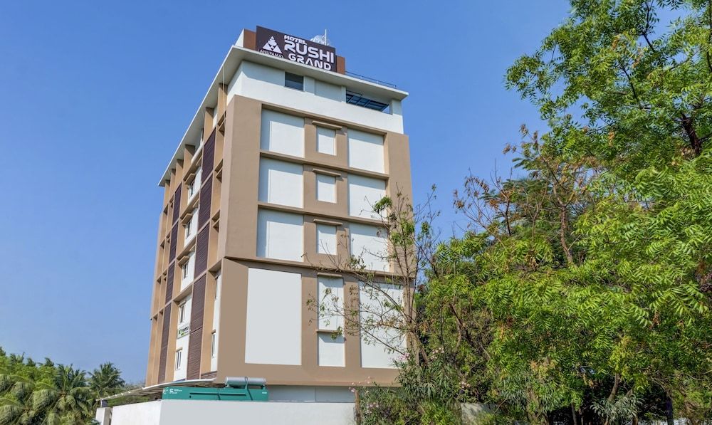 undefined Treebo Rushi Grand 9