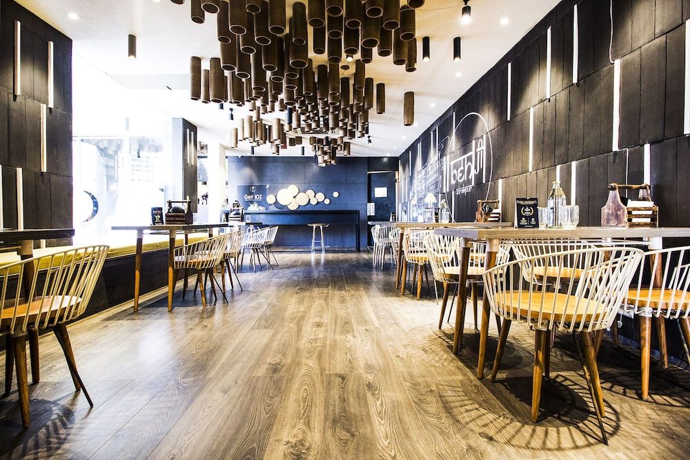 undefined Fabhotel Royal Plaza 2