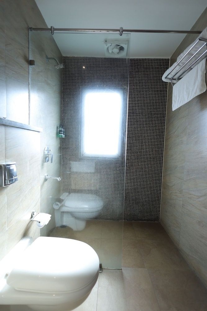 THE LATITUDE LUXURY Deluxe Room 7
