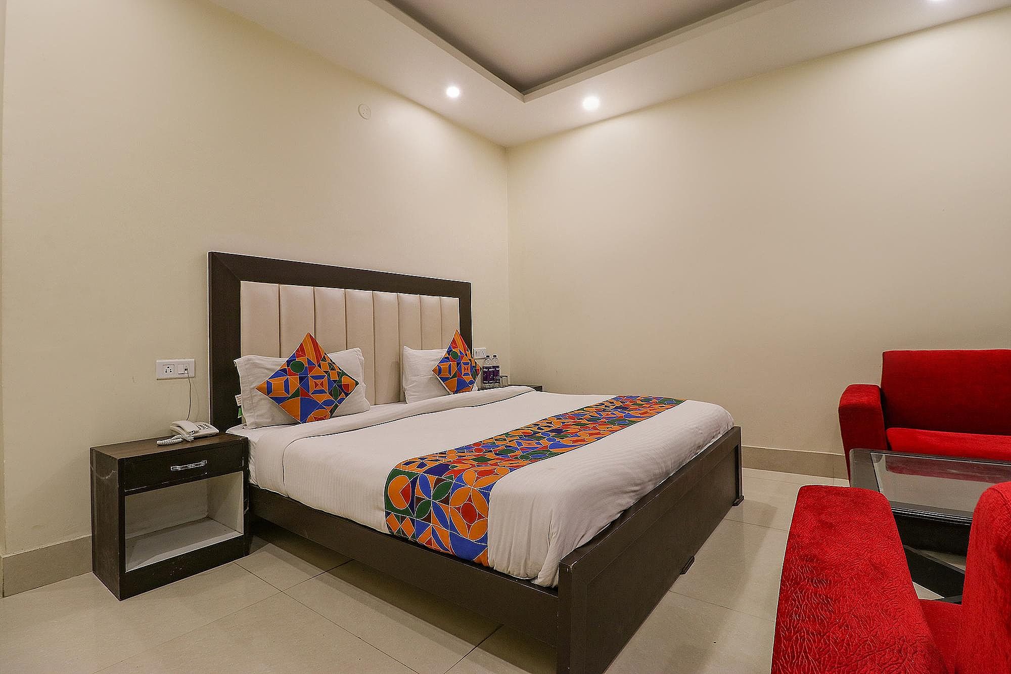 FabHotel AGK Deluxe Room