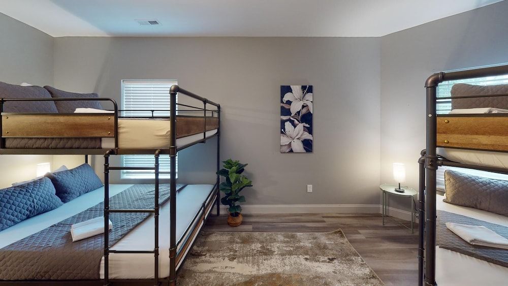 Viewpoint Condominiums Clubhouse Unit 3 - Family Apartment w/ Bunk Room, Mountain Views + Pool Access 11