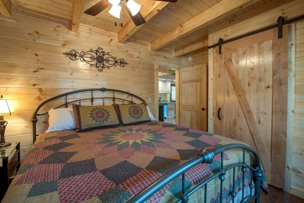 Studio (3 Bedrooms)