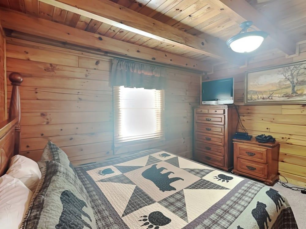 Studio (4 Bedrooms)