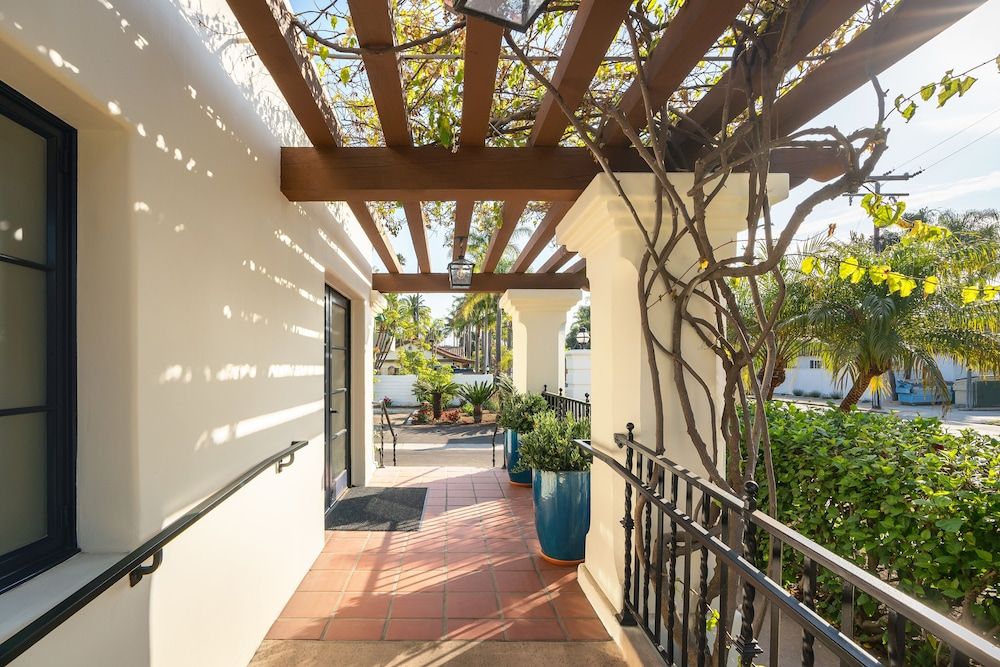 undefined Mason Beach Inn 4