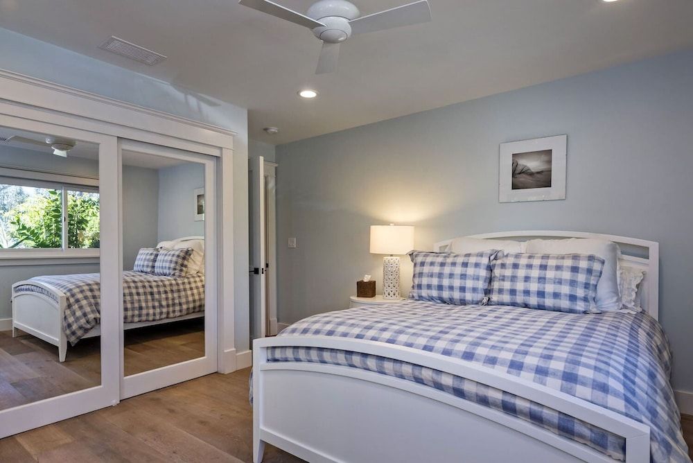 undefined Modern Serenity 6